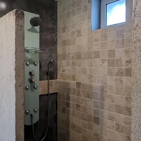 Habitación en casa particular Privée Au Pied Des Cevennes *